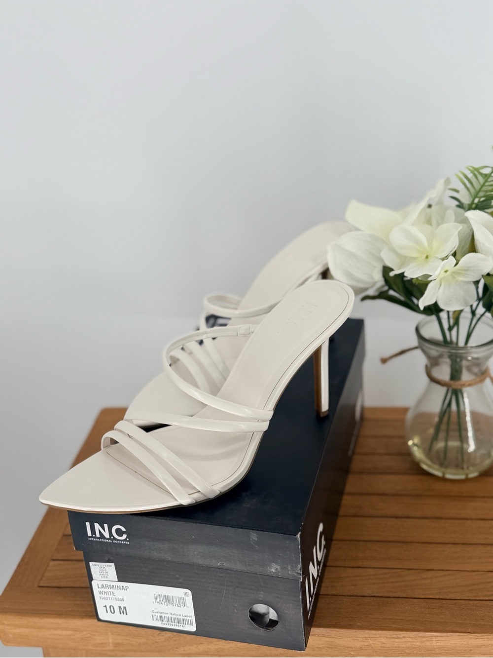 New INC International Larminap Women’s Cream Strappy High Heel Sandals size 10M - Picture 3 of 4